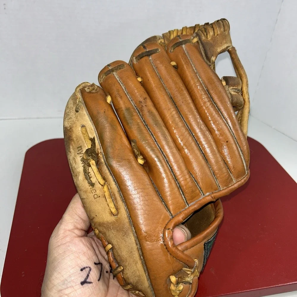 Vintage Ted Williams Leather Baseball Glove 16158‎ Sears Roebuck and Co RHT